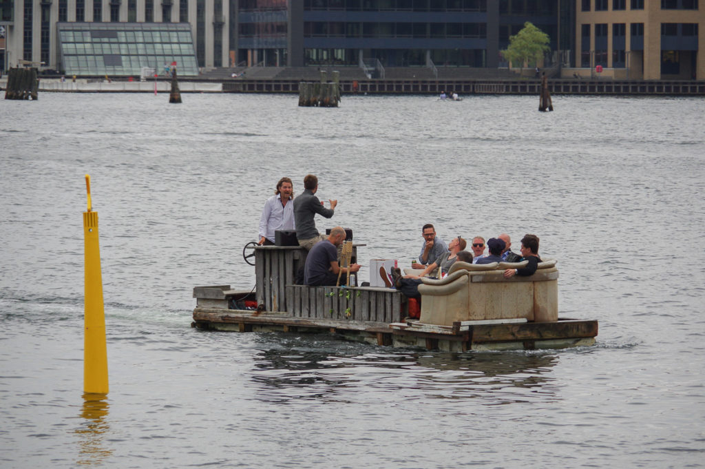 Wir sitzen alle in einem Boot...